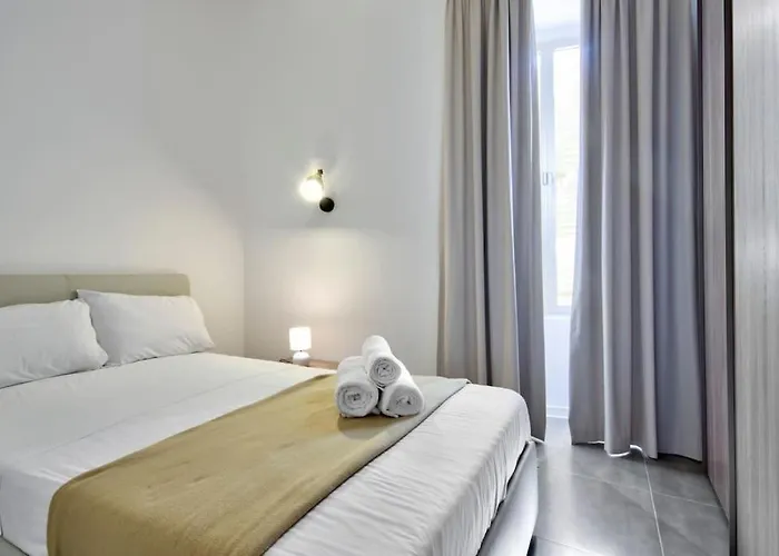 Harbour Gem Sea View 5 By Vallettastay * La Valletta