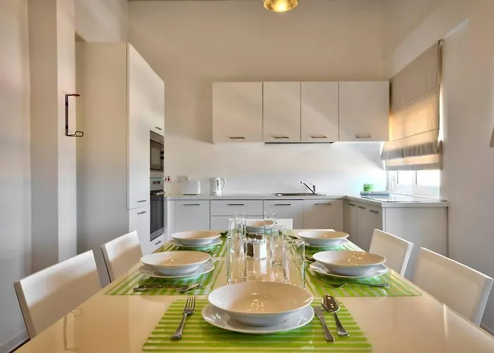 Harbour Gem Sea View 5 By Vallettastay