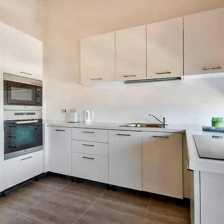 Harbour Gem Sea View 5 By Vallettastay *