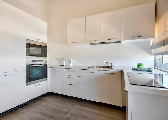 Harbour Gem Sea View 5 By Vallettastay *